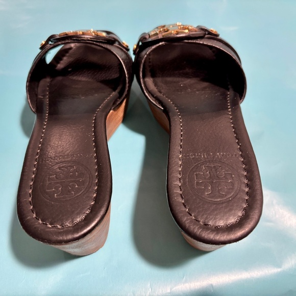 Tory Burch Leather Wedge Sandals – Size 7M - Picture 3 of 11